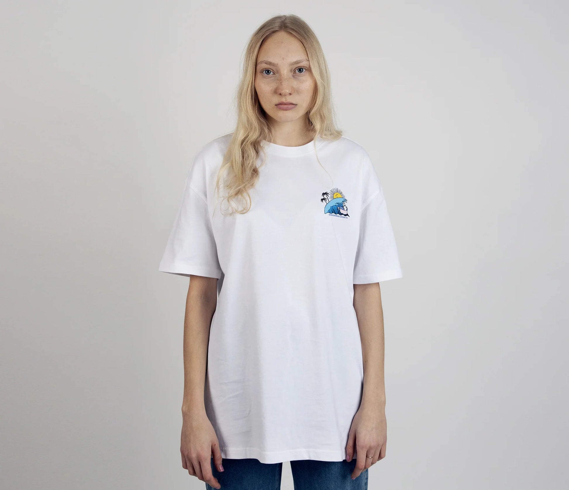 Hattivattien surffimatka T - paita Unisex - valkoinen - Mun Paita