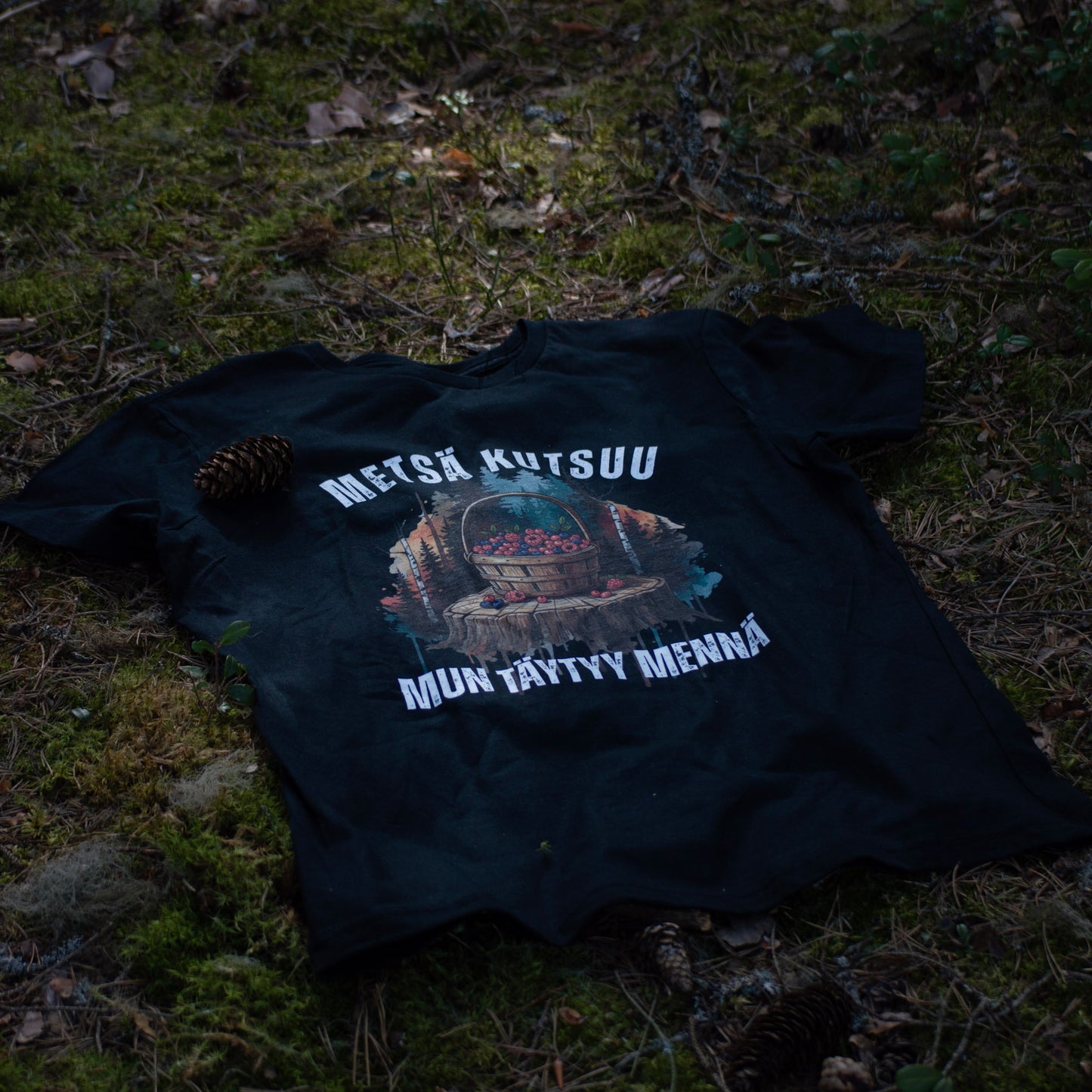 Metsä Kutsuu, Mun Täytyy Mennä - Marjat - Miesten T-paita