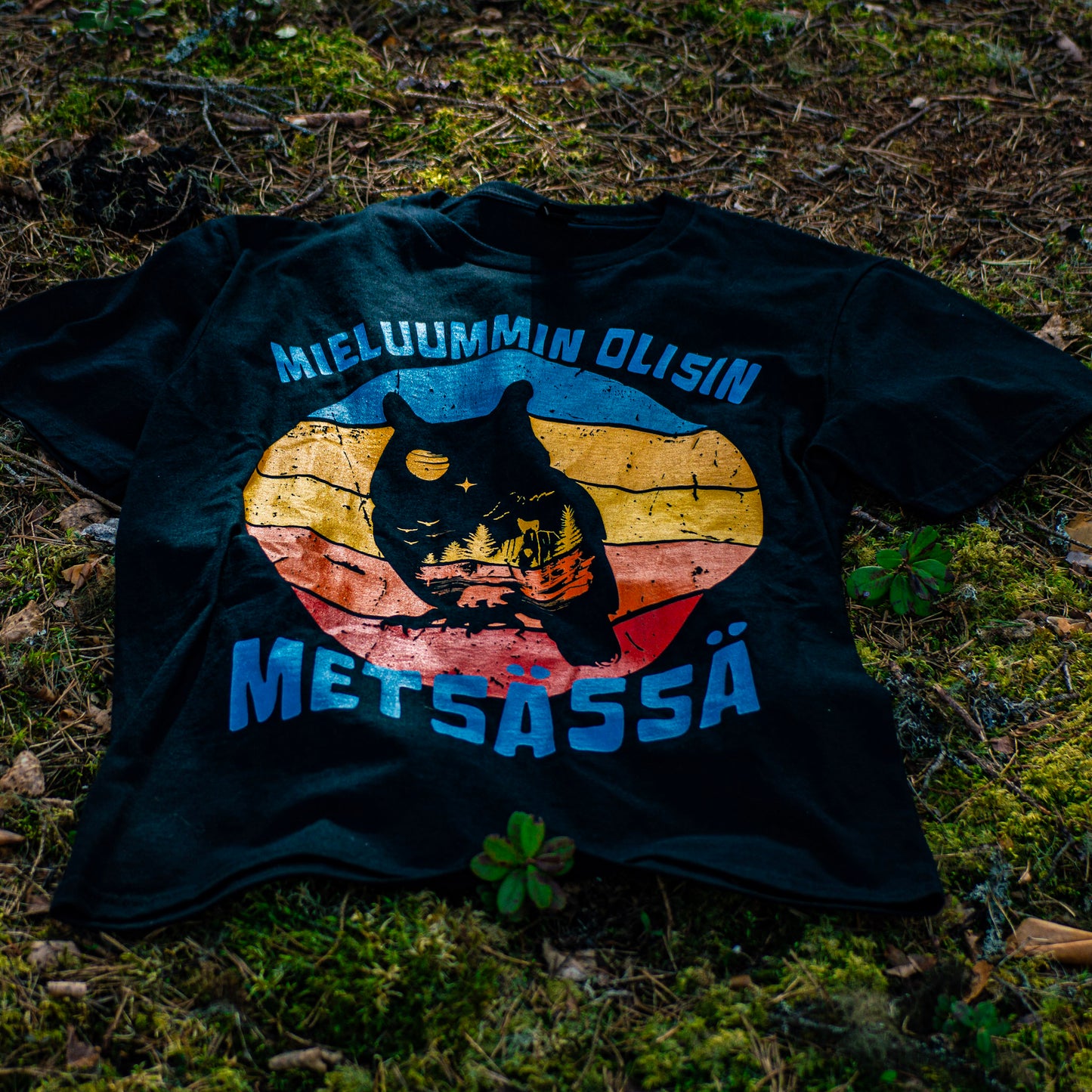 Mieluummin Olisin Metsässä v.8 - Miesten T-paita