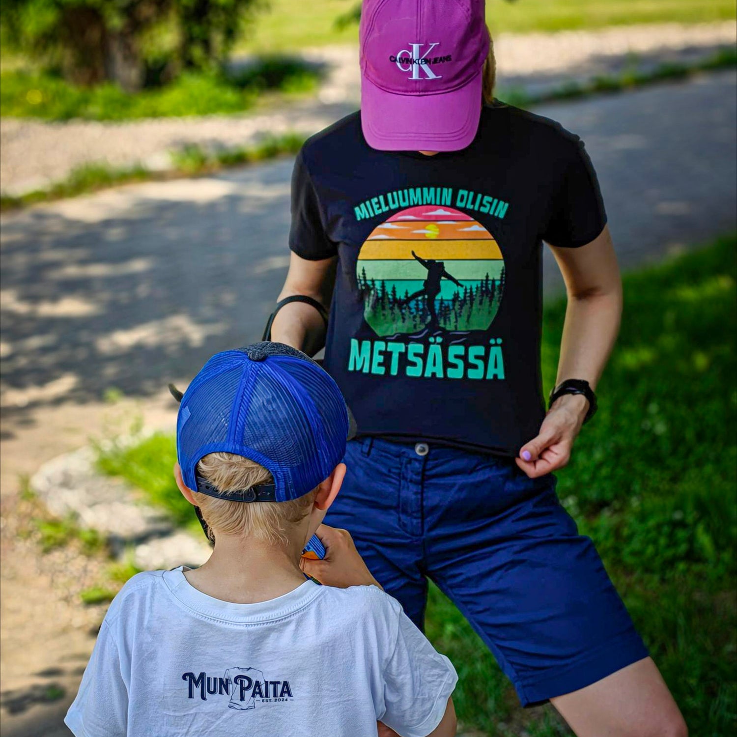 Laadukkaat naisten t-paidat, materiaali 100% esikutistettu laadukas puuvilla, slimfit-malli, ilmainen toimitus